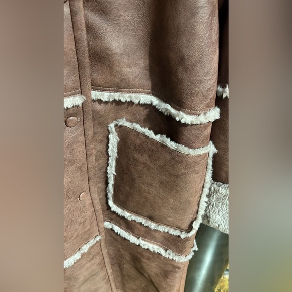 BAUM UND PFERDGARTEN Brown and Cream Teddy Jacket with Sherpa Trim - Picture 5 of 6